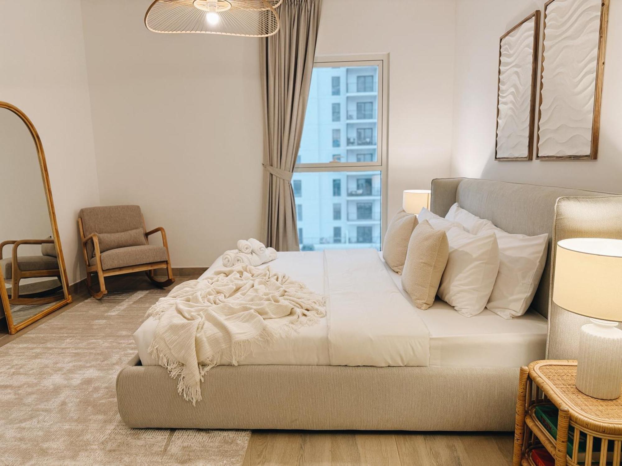 Waters Edge 2 Bedroom Voyage Abu Dhabi